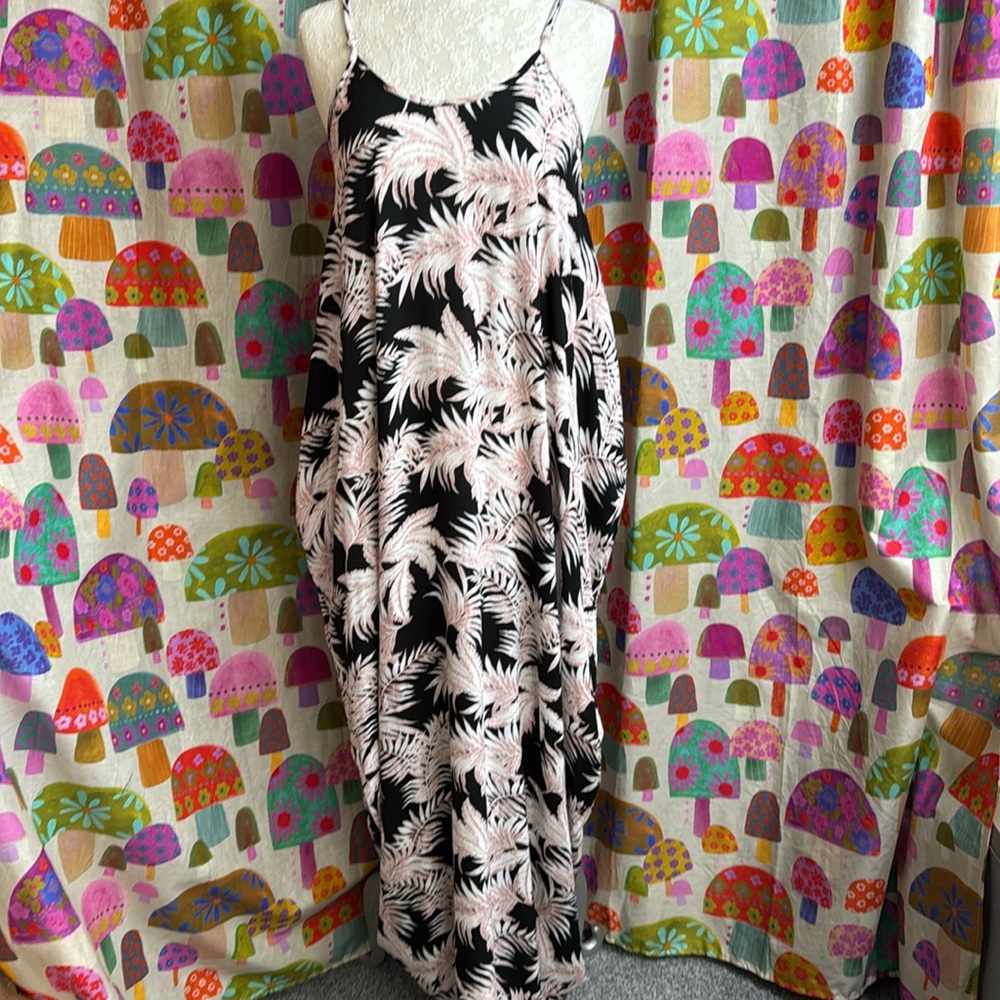 Feel In Apparel Maxi Loungewear Dress with Pockets.. Small